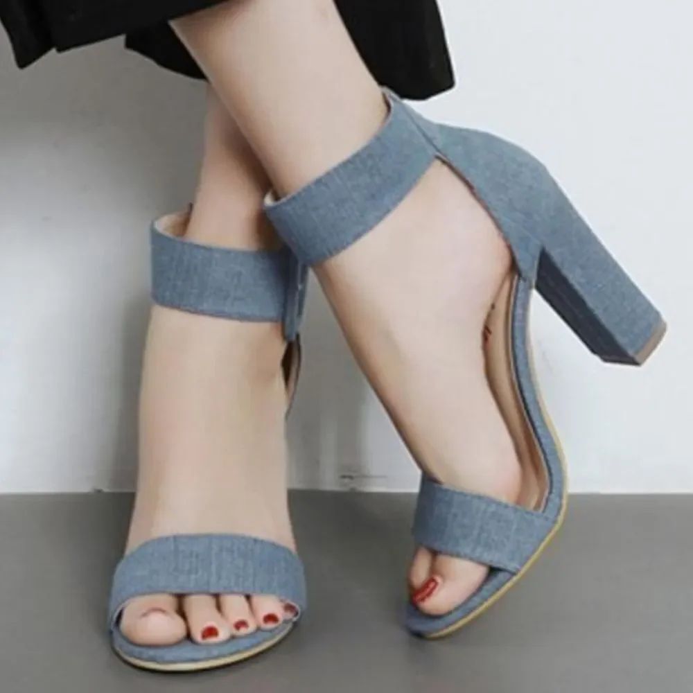 BRAND NEW WILD DIVA LOUNGS BLOCK HIGH HEEL STILETTOS SANDAL